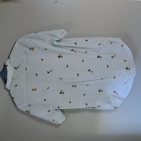 Billabong short sleeved button front shirt with island designs - Picture 9 of 11